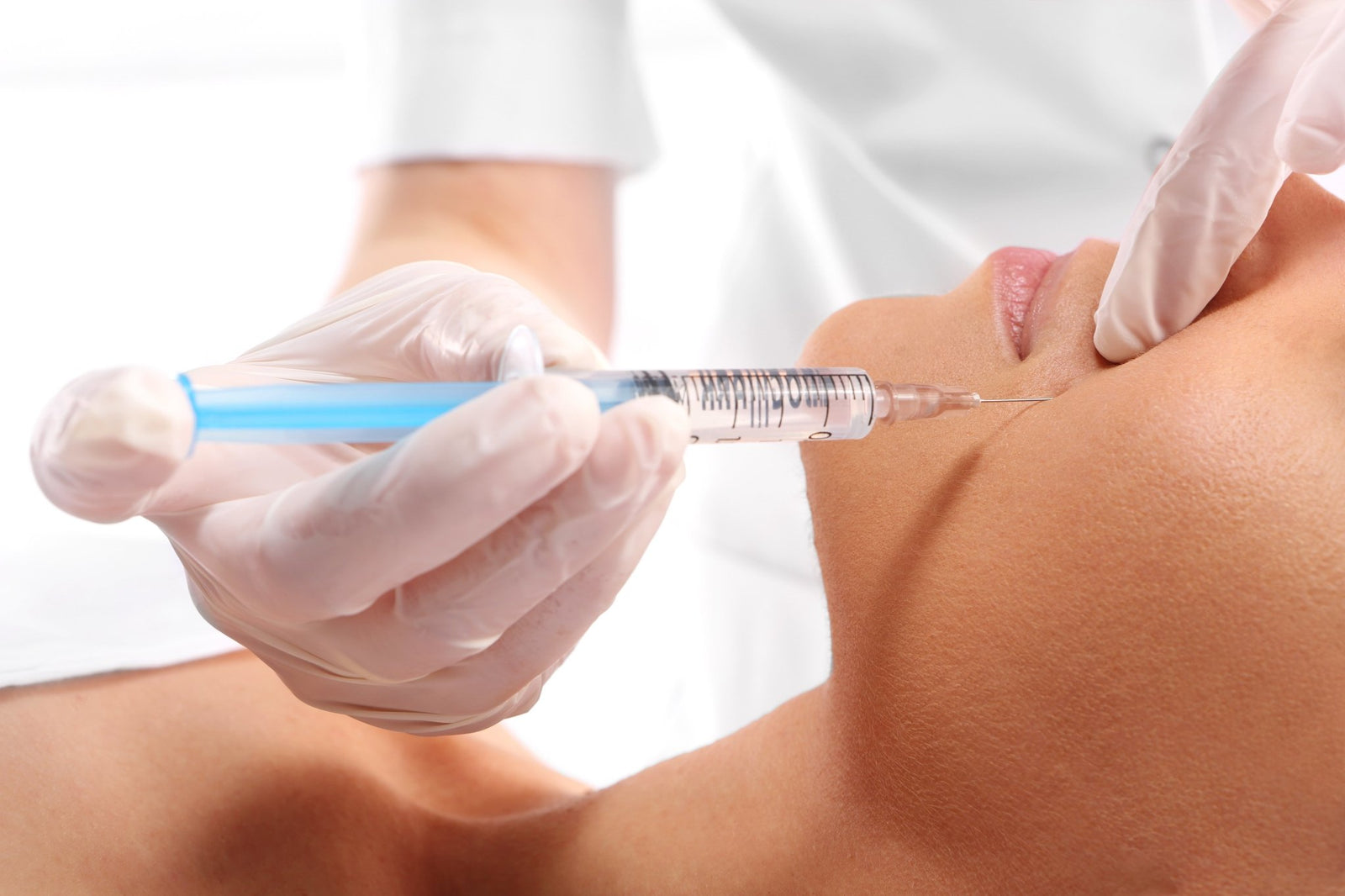 Faltenunterspritzung mit Hyaluron: Fragen und Antworten - DANYCARE