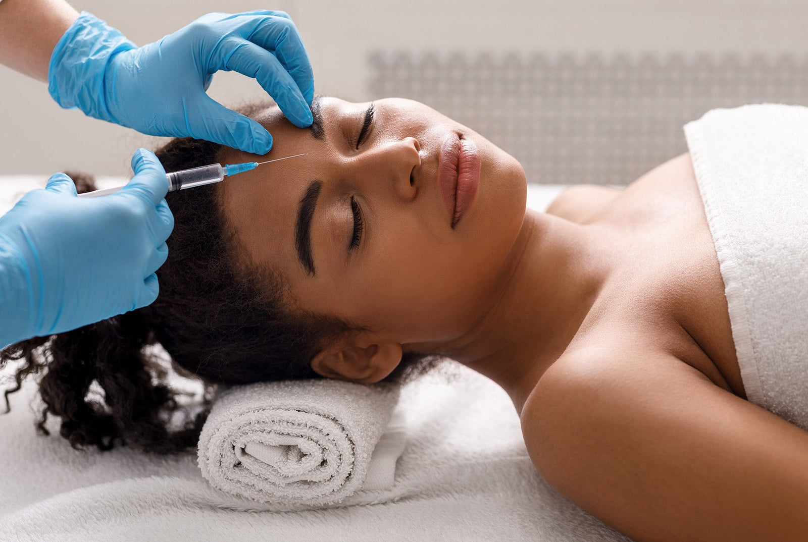 Risiken der Selbstinjektion von Dermal-Fillern: Warum Sie es einem Experten überlassen sollten - DANYCARE